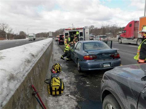 Driver Hospitalized After 2 Car Crash On I 95 In Westport Westport News