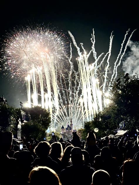 Fireworks Show - June 1, 2023 : r/Disneyland