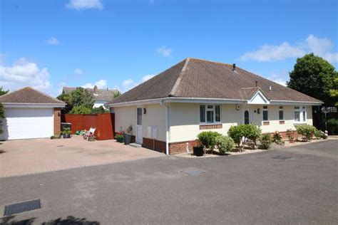 Becton Lane Barton On Sea New Milton Bh25 Bungalows For Sale Buy