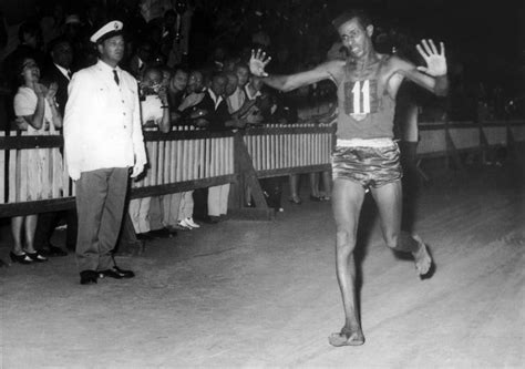 Historias de los Juegos Olímpicos de Tokio Abebe Bikila el hombre de