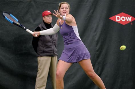 2019 champ Caty McNally reaches Dow Tennis Classic quarterfinals - mlive.com