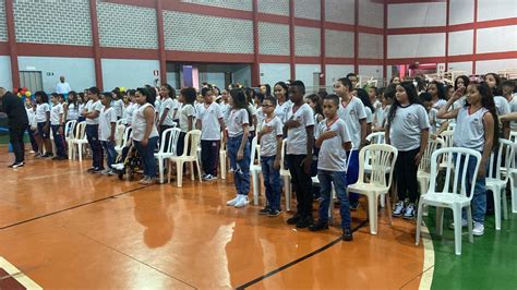 Pol Cia Militar Realiza Formatura De Alunos Do Proerd R Dio