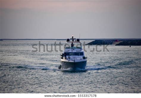 Dubaiuaefebruary Luxury Yacht Sunset Dubai Sea Stock Photo 1553317178