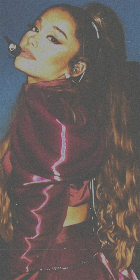 Ariana Grande Wallpaper