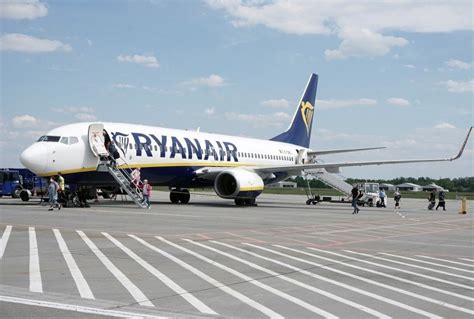 Ryanair Tnie Loty Z Odzi Dok D Nie Polecimy Z Lotniska W Odzi Mniej