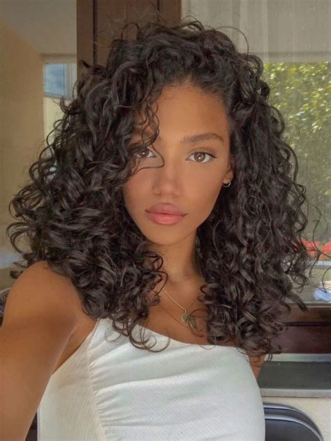 𝐯𝐢𝐧𝐜𝐞𝐧𝐭𝐯𝐚𝐧𝐰𝐡𝟎𝐫𝐞 In 2020 Curly Hair Styles Hair Styles Curly Hair Inspiration