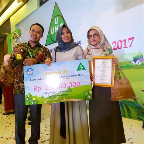 SMAN 3 KOTASUKABUMI Penganugrahan Gelar Juara Lomba Sekolah Sehat