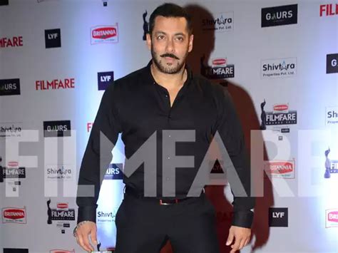 Salman Khan at the 61st Britannia Filmfare Awards | Filmfare.com