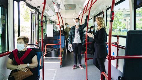 Transports En Commun Moins De Monde Dans Les Bus