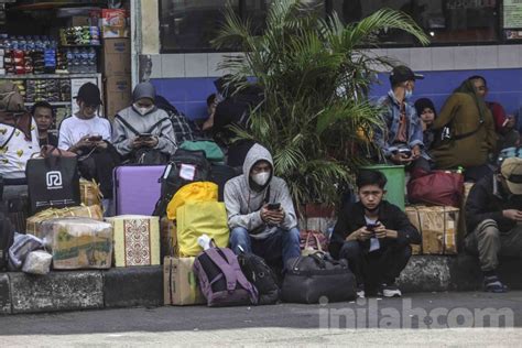 Foto Suasana Arus Balik Lebaran Di Terminal Kampung Rambutan