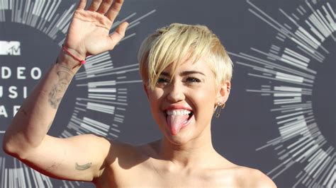 Miley Cyrus Shows Her Private Parts Telegraph