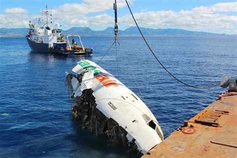 Ntsb Recovered The Flight Recorders And Wreckage Of Transair Flight 810