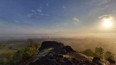 Gunung Pegat Sukoharjo Mitos Lokasi Daya Tarik