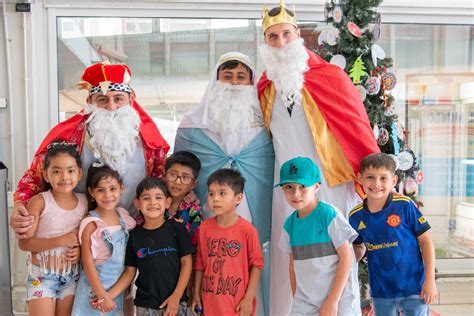 Hospital Garrahan Los Reyes Magos Llegaron Al Garrahan Con Regalos Y