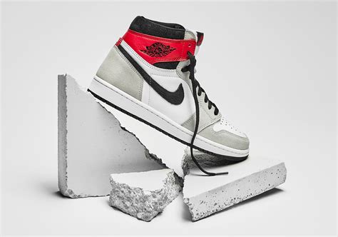 Air Jordan 1 High OG Smoke Grey 555088-126 | SneakerNews.com