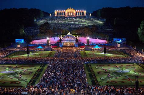 Start Der Wiener Festwochen Innere Stadt