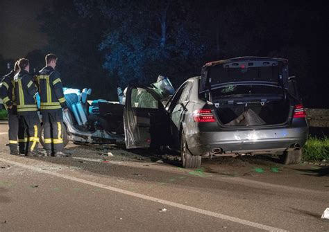 Kehl Offenburg Vier Menschen Sterben Bei Unfall Offenburg Lahrer