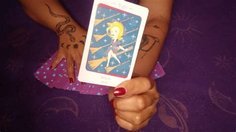 DOÇURAS OU TRAVESSURAS O QUE ELE QUER DE VERDADE TAROT RESPONDE