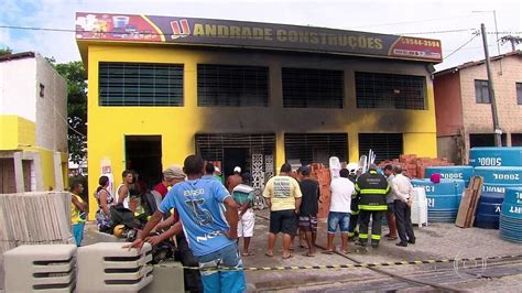 Inc Ndio Atinge Armaz M De Constru O De Ex Prefeito De Itamarac No