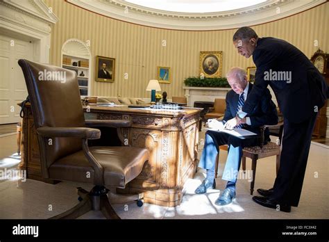 Oval Office Window White House Hi Res Stock Photography And Images Alamy