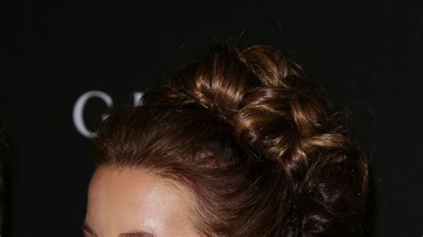 Todays Most Pinnable Hairstyle Kate Beckinsales Knotted Bun Updo