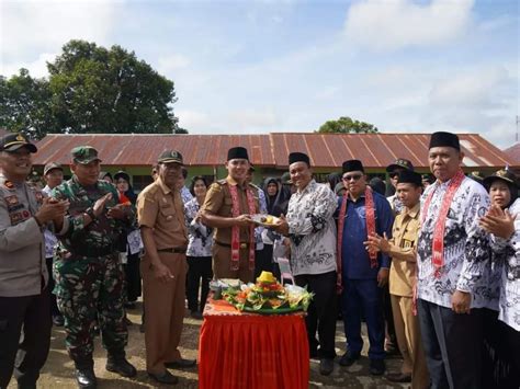 Wakil Bupati Kapuas Hulu Pimpin Upacara Dalam Rangka Memeriahkan Hut