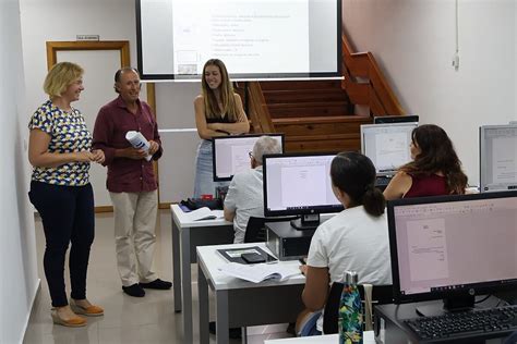 El Alcalde Visita Al Alumnado Del Curso De Operaciones Auxiliares De