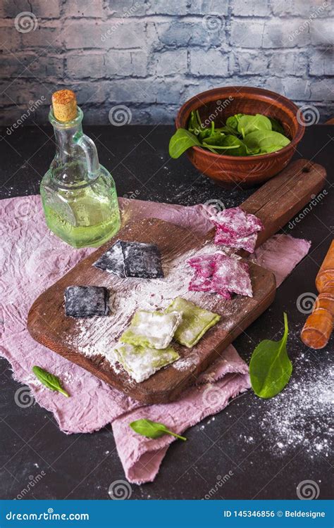 Remolachas Rosadas Crudas Hechas En Casa Tricolores Espinaca Verde Y