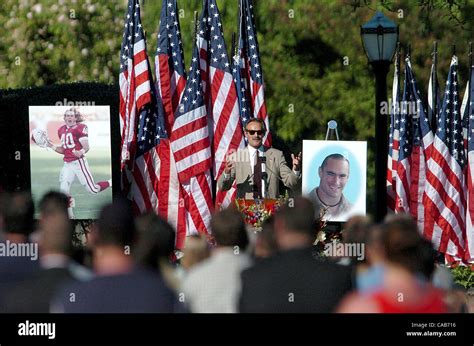 Pat Tillman Sr Thanks The Crowd For Attending The Public Memorial