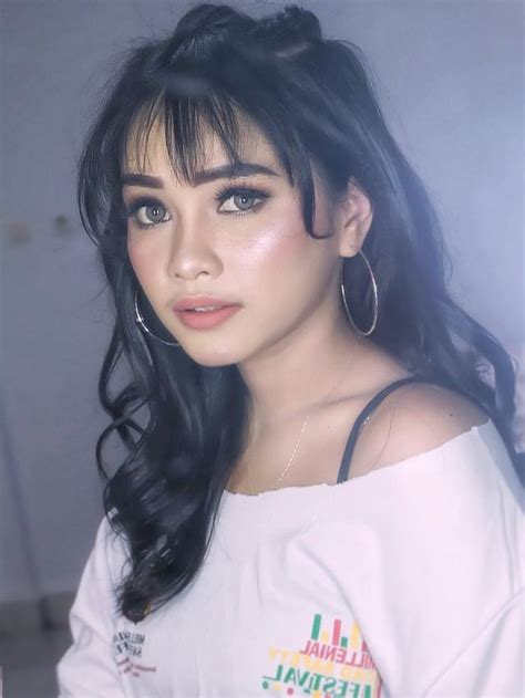 6 Pesona Mela Amelia Pedangdut Anak Sopir Angkot Yang Tengah Berseteru Dengan Manajer Hot