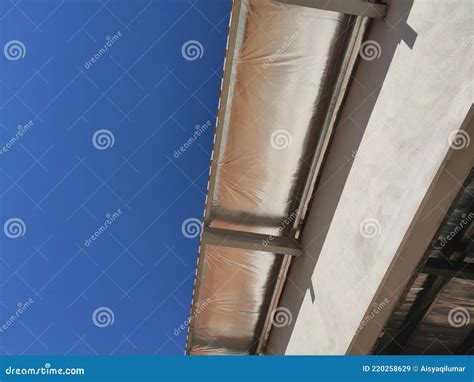 Aluminum Foil Sheets Are Used As Thermal Insulation Of The Roof Stock