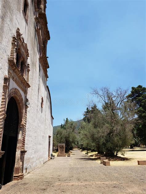 Vista De Um Parque Da Igreja Cat Lica Em Tzintzuntzan Michoacan Imagem