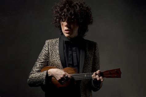 Famous American singer LP comes to music festival in Romania | Romania ...