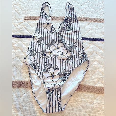 Hawaiian Flower One Piece Bikini Gem