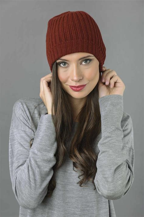 Pure Cashmere Fisherman Ribbed Beanie Hat In Bordeaux