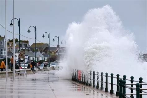 Flood warnings in Cornwall after heavy rain and thunderstorms batter ...