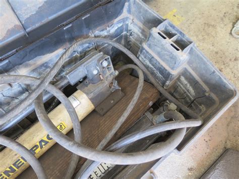Enerpac Hydraulic Cylinder and Hand Pump - Oahu Auctions