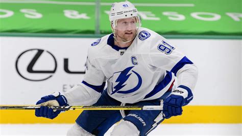 Lightning Hope Steven Stamkos Can Return In 7 10 Days Yardbarker