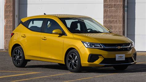 Aveo 2024 chevrolet presentó su nuevo hatch llegará al país