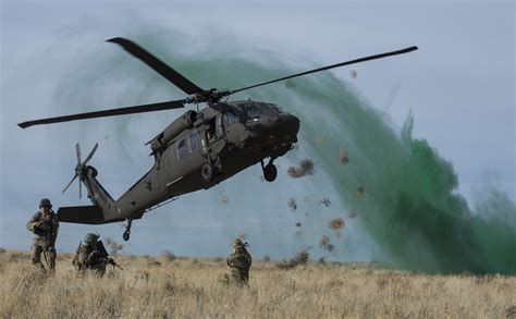 Sikorsky Uh 60 Black Hawk Wallpapers Wallpaper Cave