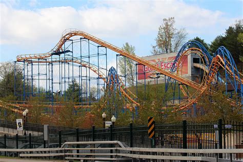 These Are The 10 Biggest Six Flags Parks Ranked By Visitor Impressions