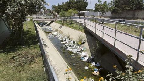 Basura En Acequias Pone En Riesgo La Salud De Chiclayanos Sociedad