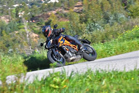 Prueba Ktm Super Duke R La Bestia Se Renueva Moto Pro