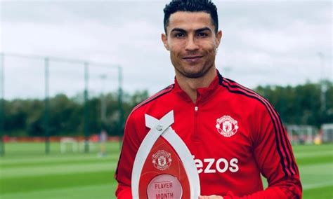 Cristiano Ronaldo Feliz Por Ser El Mejor Jugador Del Mes En Manchester