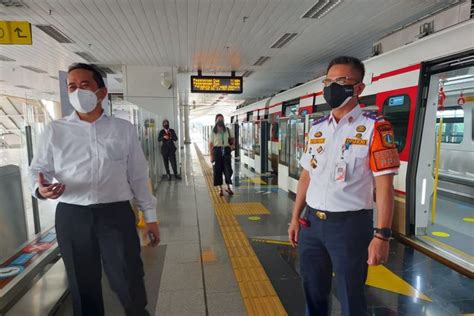 Foto Pengamat Sebut LRT Jakarta Sepi Penumpang Karena Rute Terlalu