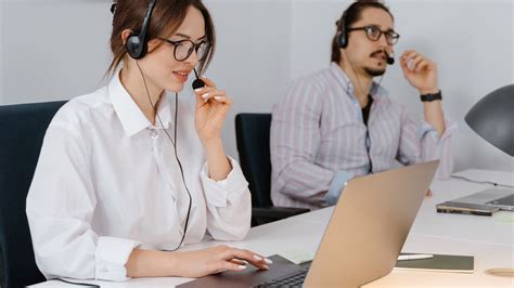 What Is CRM And How TO Use It?