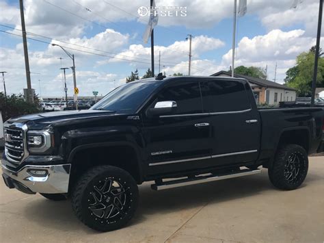 2017 Gmc Sierra 1500 Aggressive 1 Outside Fender On 22x10 18 Offset Xd Xd836 And 33 X12 5