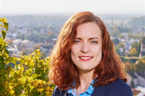 Carolin Holzm Ller Wird Neue B Rgermeisterin Von Efringen Kirchen