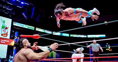 Volador Jr Y Andrade Van Mano A Mano En La Arena M Xico