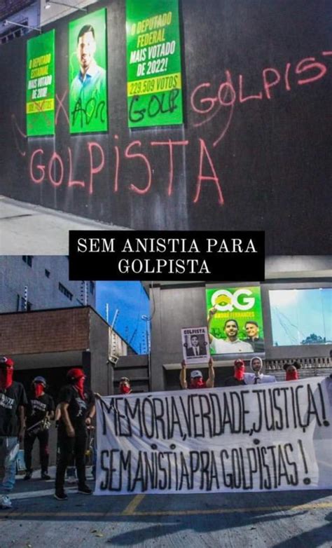 Manifestantes De Esquerda Queimam Boneco Rosto De Bolsonarista